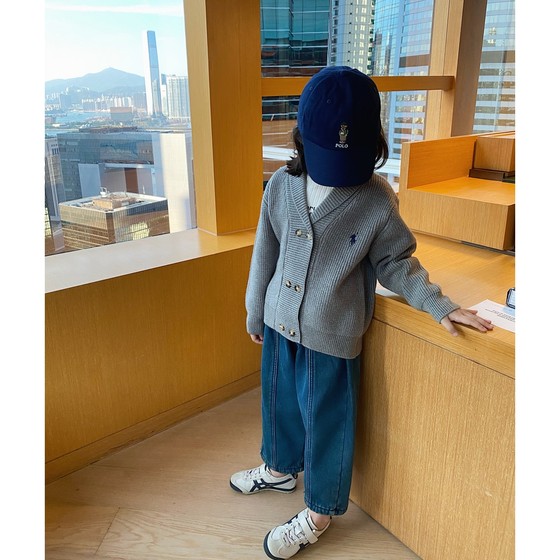 YUSONG2024 winter new men's and women's children's wear gray Japanese retro polo lapel sweater
YUSONG2024 winter new men's and women's children's wear gray Japanese retro polo lapel sweater