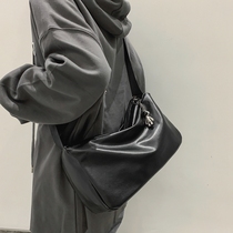 Skew Satchel Tide Men Large Capacity Retro Tooling Satchel Student Day Family of Backpack Casual PU Single Shoulder Bag Cool