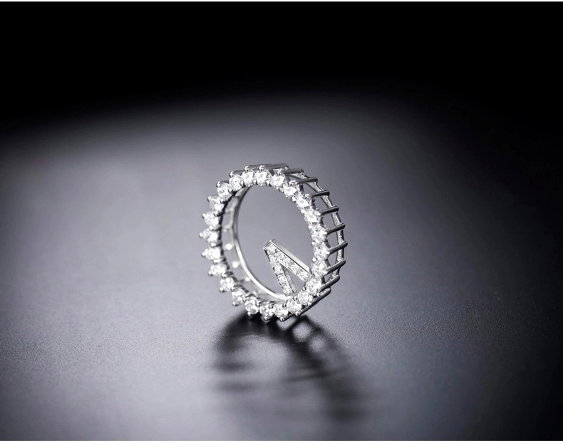 商品参数 货号:xl007 品牌:卡蒂罗 材质:银饰 适用季节:不限季节 产地