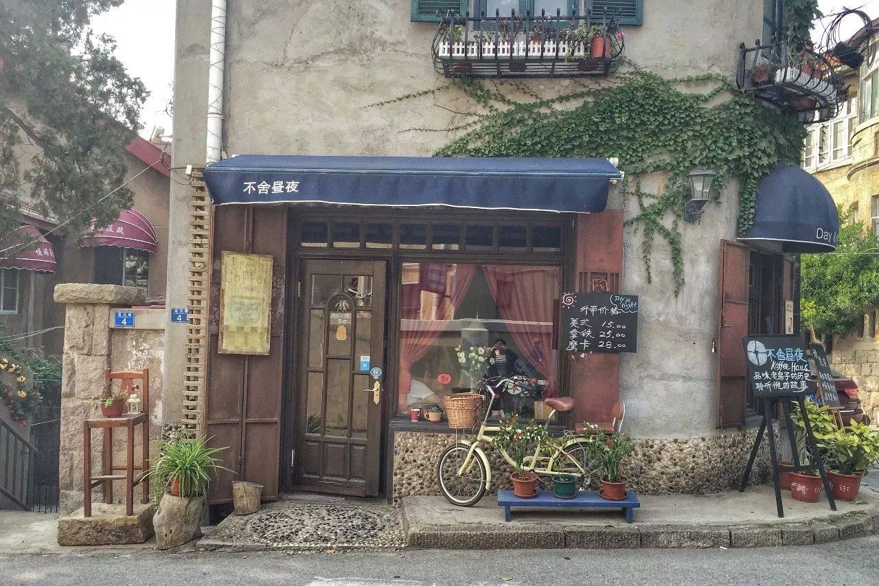 梁实秋,闻一多,老舍最爱的这条马路,青岛最美的小店都在这儿了