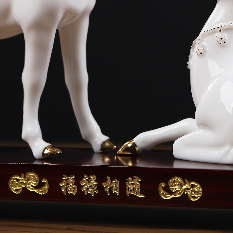 East mud dehua white porcelain its fuels the deer place to live in the living room TV cabinet decoration/blessing