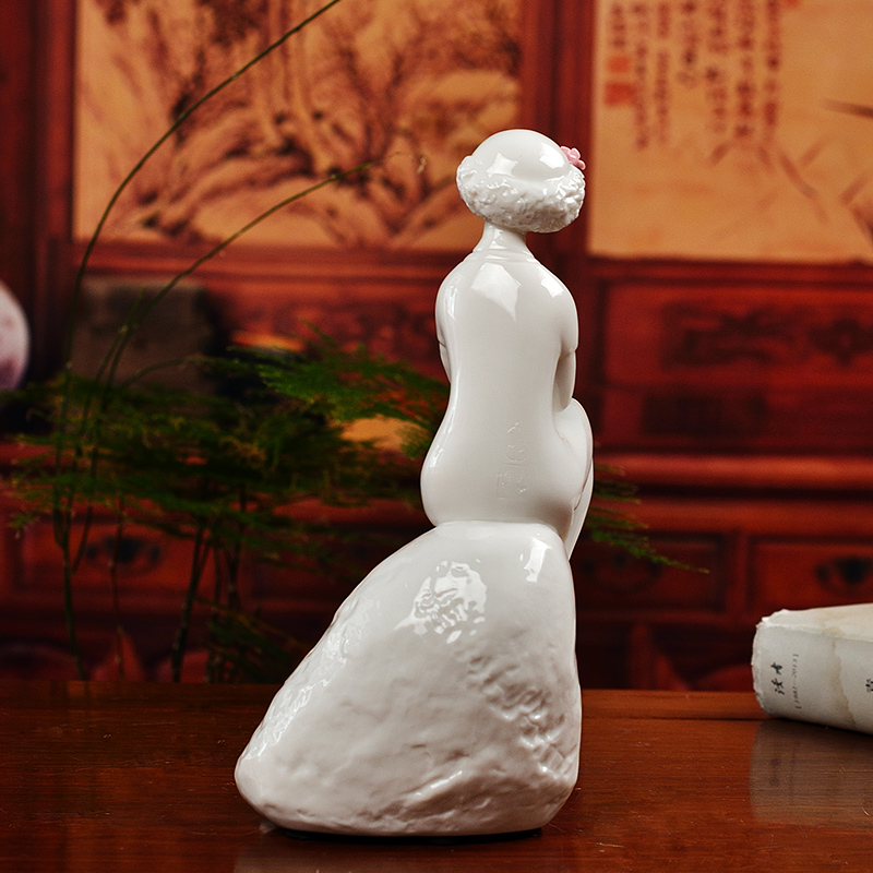 East mud dehua white porcelain character its art creative new Chinese style sitting room adornment is placed/think what