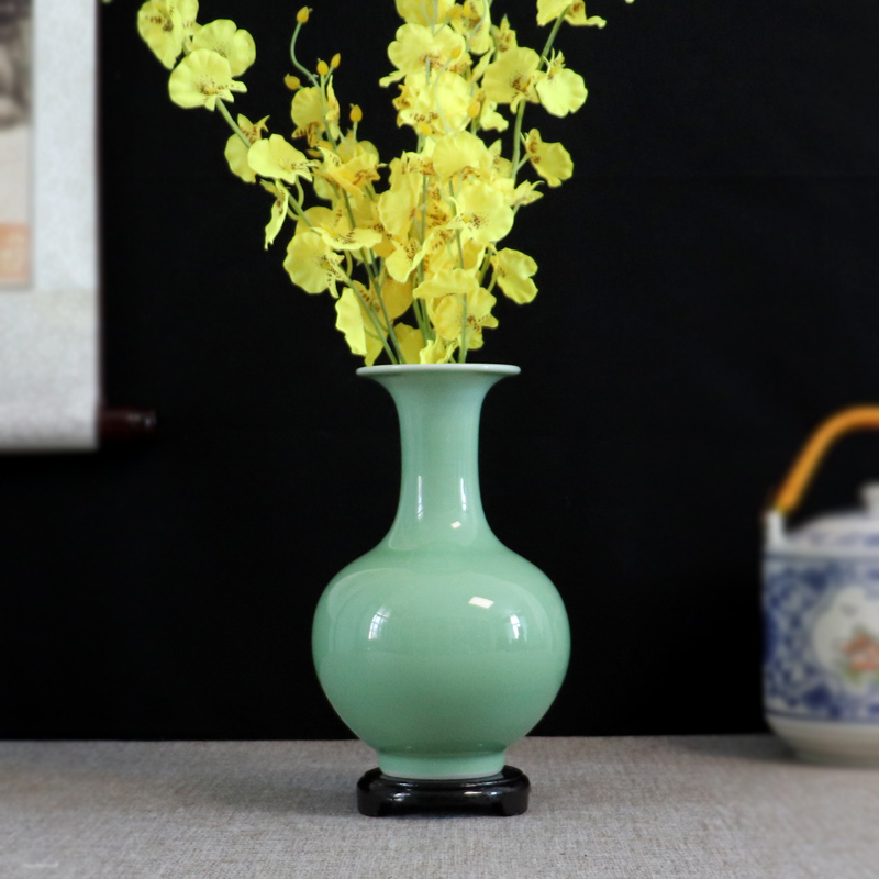 Furnishing articles relief handicrafts gourd vase of jingdezhen ceramics dry flower arranging hankage green glaze little sitting room adornment