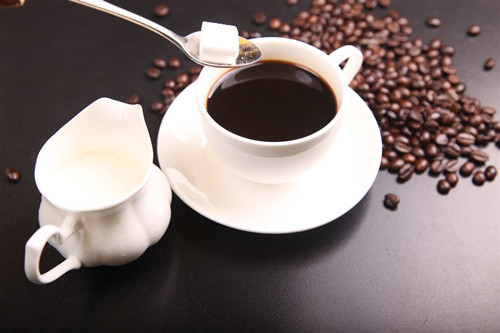 爱打扮(www.idaban.cn)，喝咖啡也能变瘦，你试试就知道12