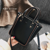 Spring and summer atmospheric bucket bag large capacity bag womens 2021 New Tide Joker crossbody autumn and winter fashion Hand bag