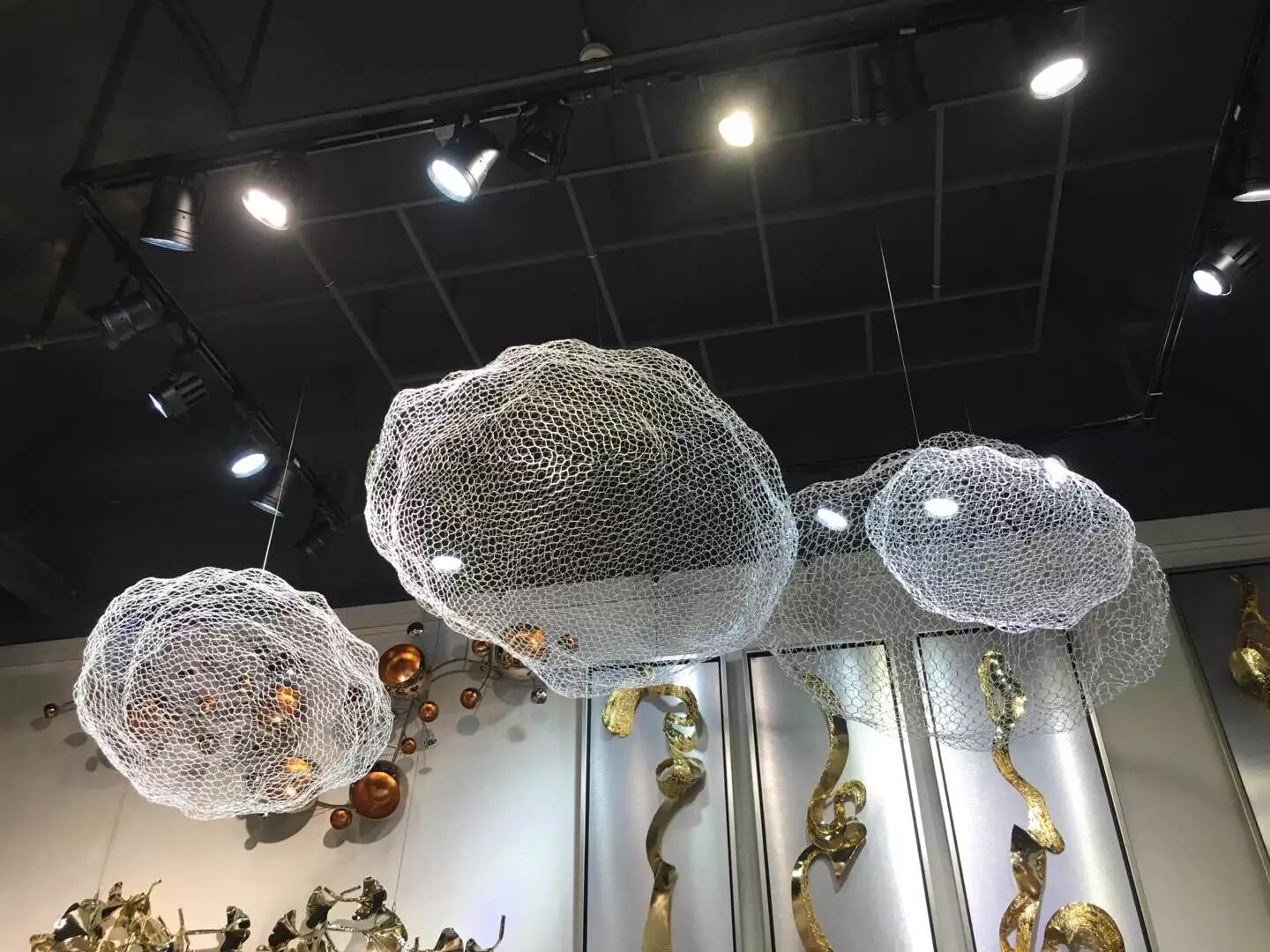 金属云朵吊饰创意挂件大堂天花板吊顶软装饰铁艺立体艺术祥云批发