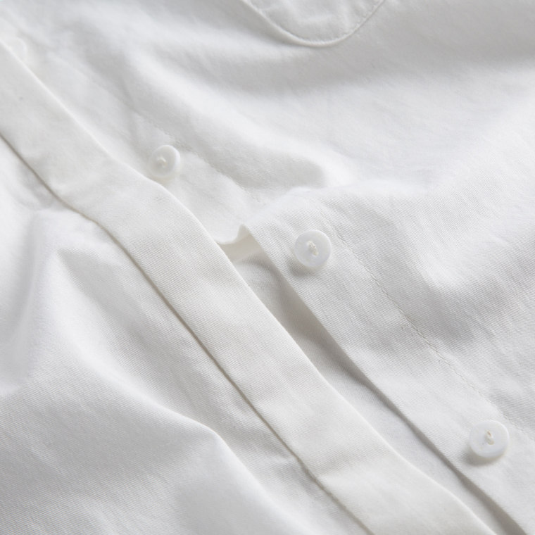 莫丽菲尔 2015夏新款 字母刺绣图案中袖白色衬衫 女70003963