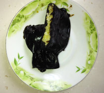 (4) Black glutinous rice cake handmade cake fresh wormleaf cake Banh gai duy black rice dumplings