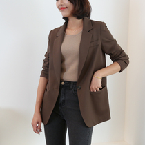 Brown small suit Autumn 2021 Korean version of the British style loose net red casual brown small suit design sense niche