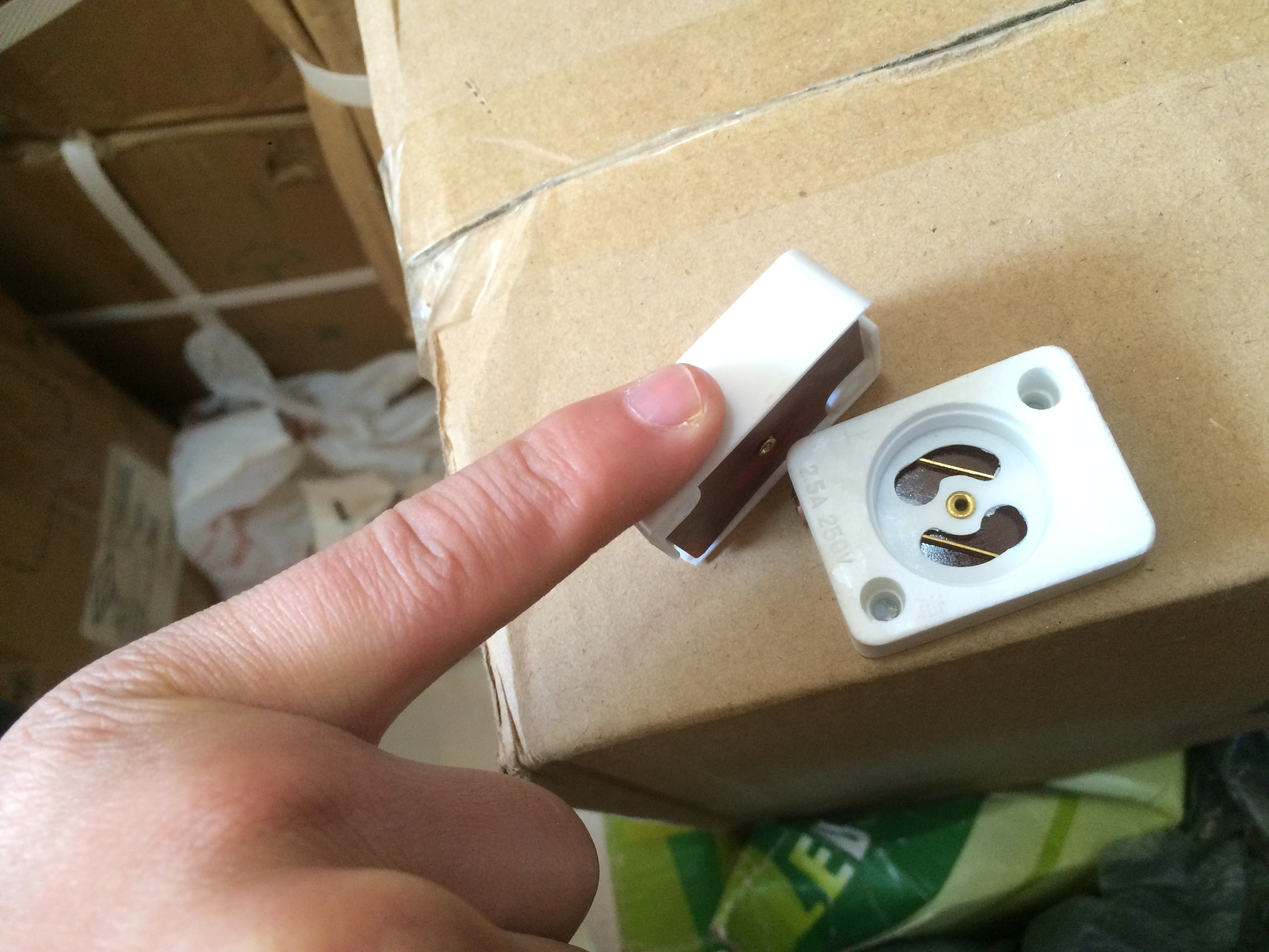 t8日光灯启辉器座 方形启动器灯脚 直管荧光灯固定式启辉器灯座头