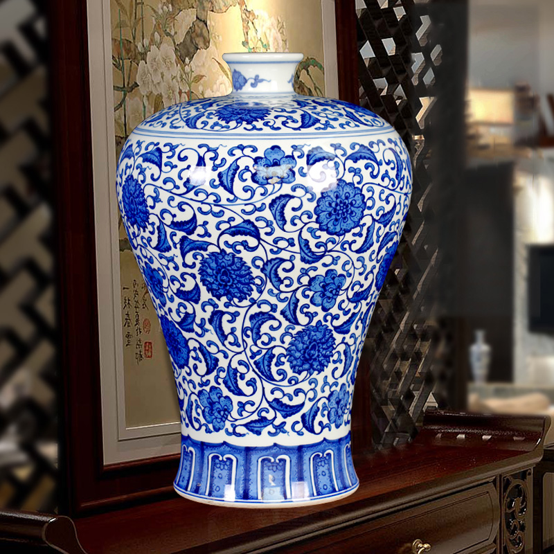 Jingdezhen blue and white porcelain masters hand wrapped branch lotus bottles of furnishing articles furnishing articles study French TV ark, household act the role ofing is tasted