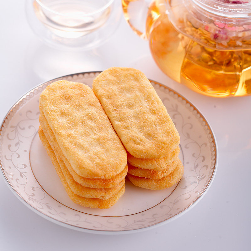 旺旺仙贝膨化零食888g米饼干休闲儿童大礼包办公室网红下午茶