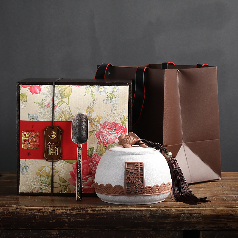 A new tea packaging gift box aneroid common black tea, green tea in the tea pot of ceramic seal pot double pot of custom