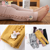 Newborn baby female baby leggings spring and autumn thin childrens pantyhose pure cotton nine-point pants to wear outside autumn and winter