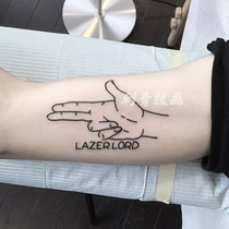 Tattoo stickers tattoo pattern painting original black and white pistol gesture lines English letters waterproof durable female and male trendy arm