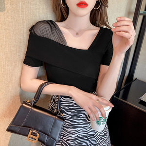 短袖t恤2021年新款夏紧身性感设计感小众辣妹露肩短款上衣女ins潮