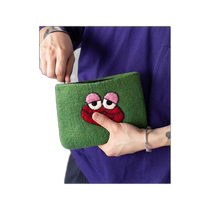 Japanese direct mail Japanese fashion GYM MASTER frog pattern plush bag