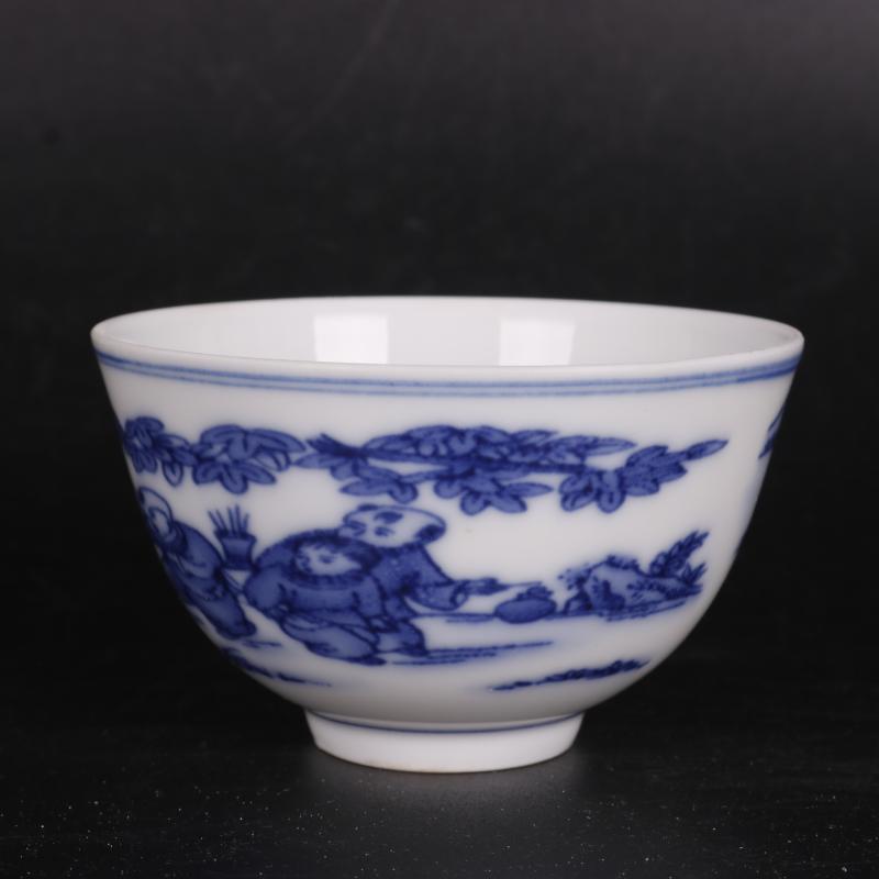 In blue and white YingXiWen antique crafts of Chinese style household porcelain cups furnishing articles antique curio collection