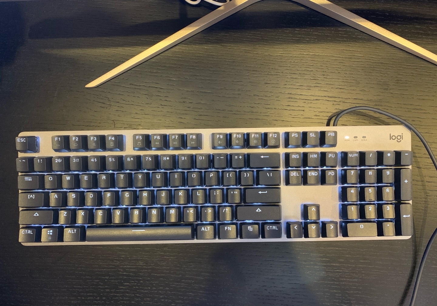 罗技k845背光入门机械键盘升级你的办公和游戏体验