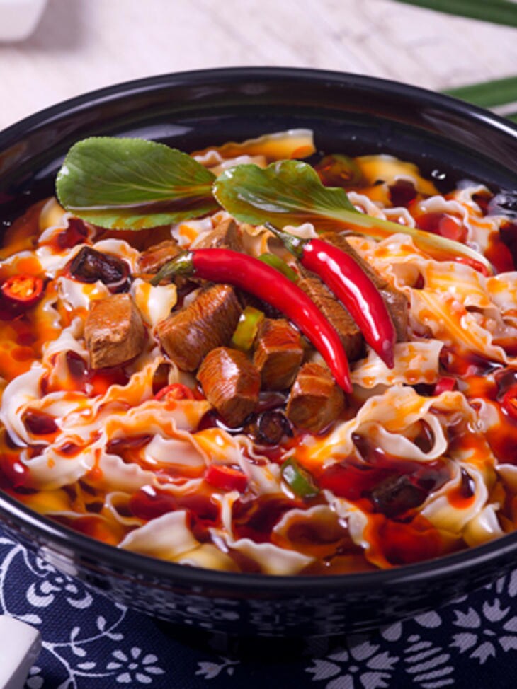 三亩田今麦郎刀削宽面红烧麻辣牛肉泡面