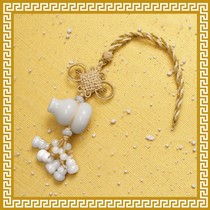 Mak Ling-Ling Jiqing Hall of Flu auspicious-white jade gourd door hung