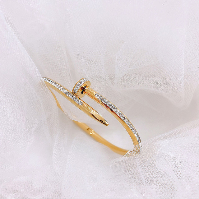 Light luxury temperament simple rose gold titanium steel net red nail bracelet female ins niche design sense high-end tide ring Light luxury temperament simple rose gold titanium steel net red nail bracelet female ins niche design sense high-end tide ring