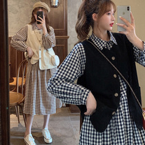 Pregnant womens autumn suit fashion model 2021 New Net red out to cover the belly does not show autumn and winter fashion dress