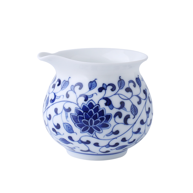 Jingdezhen up the fire which hand made blue and white porcelain points kung fu tea tea tea ware ceramics fair keller cup