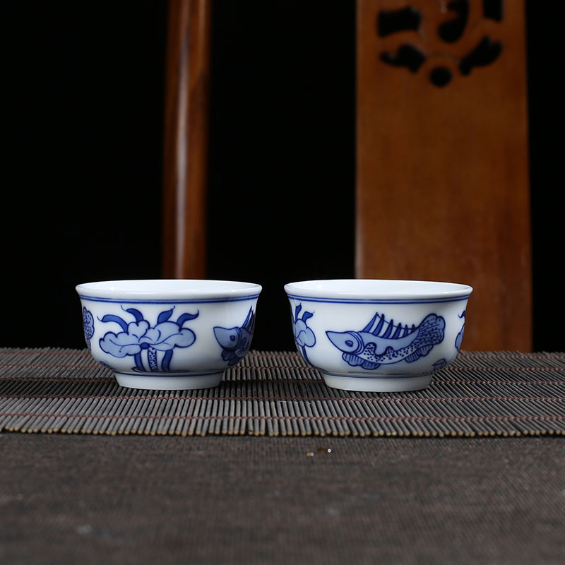 Jingdezhen up the fire which is hand made blue and white porcelain tea set sample tea cup of household ceramics kunfu tea cups only