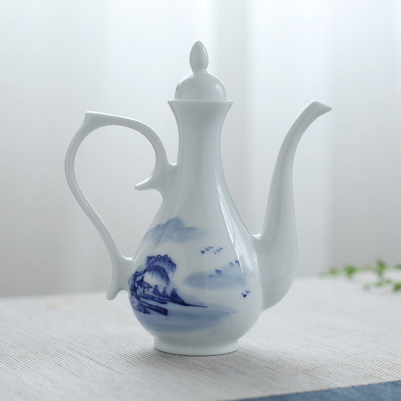 Jingdezhen hand - made hip flask household of Chinese style of blue and white porcelain ceramic 4 two wine pot liquor wine wine