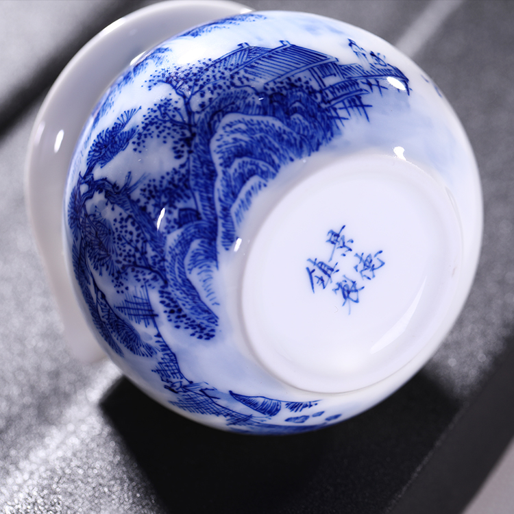 Jingdezhen up the fire which hand - made mountain water is blue and white porcelain ceramic male cup tea points sea fair cup a cup of tea