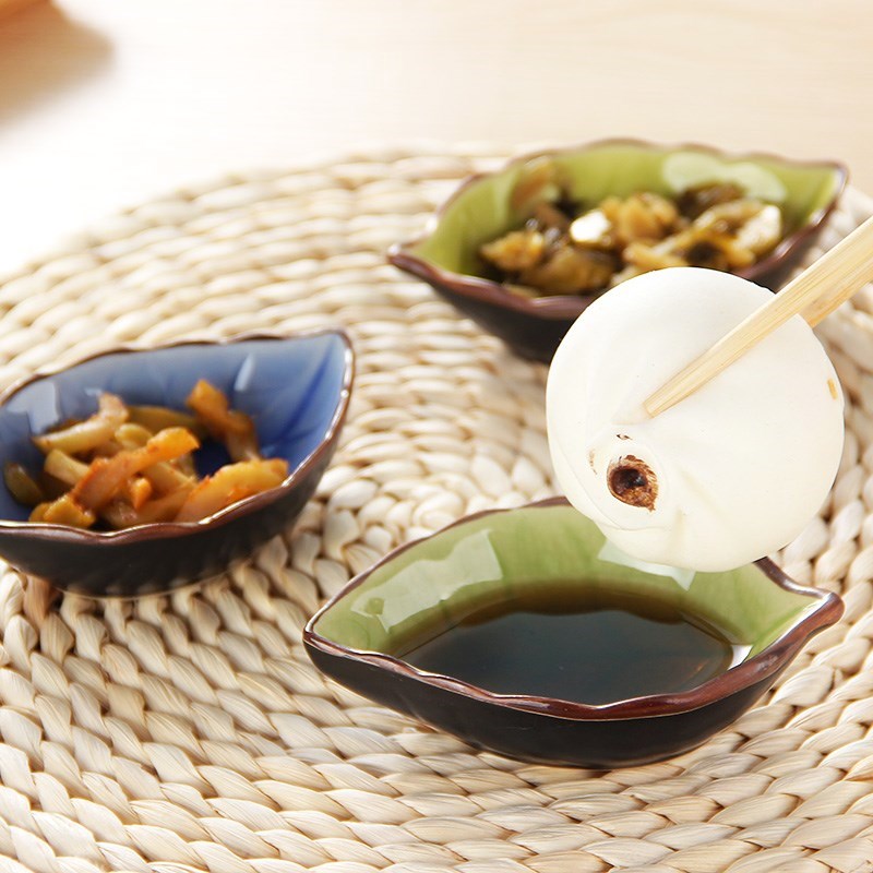 Japanese pickled flavor dish of soy sauce vinegar small ceramic plate mini creative household dip bowl touch water snack plate