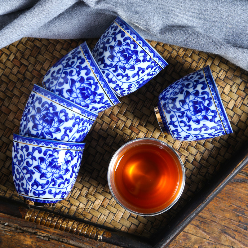 Kung fu tea set ceramic cups household pure manual master cup single CPU noggin of jingdezhen blue and white porcelain sample tea cup