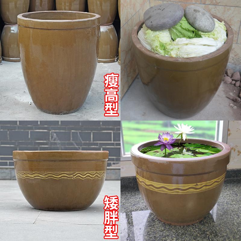 Trapped large tank ceramic old earthenware fermentation sauerkraut pickled cylinder barrel coarse pottery small household water storage tank