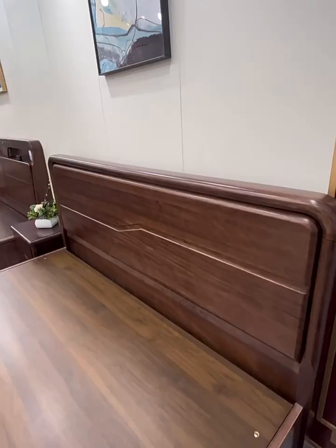 杭州男子换床后睡眠质量直在线升，竟是鉴于这个张胡桃木全实木床