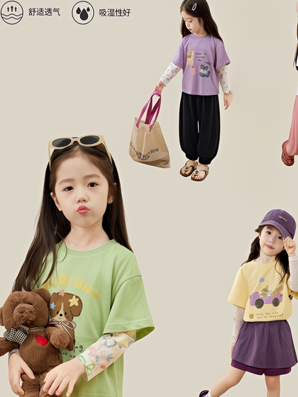 여름 옷을 입은 소녀, 여자는 짧은 슬리브 가짜 2 피스 티셔츠를 입는다 여름 옷을 입은 소녀, 여자는 짧은 슬리브 가짜 2 피스 티셔츠를 입는다