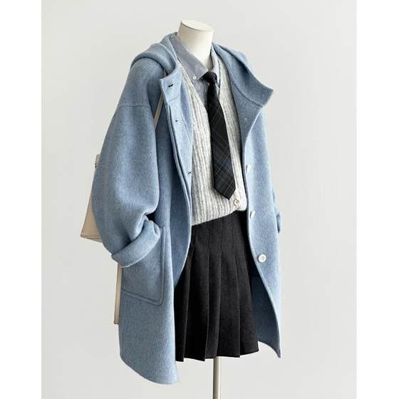 Blue woolen coat for women 2024 autumn and winter new wool coat small short style super beautiful Korean late autumn
Blue woolen coat for women 2024 autumn and winter new wool coat small short style super beautiful Korean late autumn