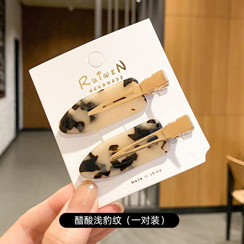images 22:Bai Lu's same scarless hair clamp on the side of the woman's side images 22:Bai Lu's same scarless hair clamp on the side of the woman's side