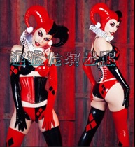 The Raptors acted out of the clown woman acting out the nightclub sexy gogo dance and the atmosphere interacted with the wine ds.