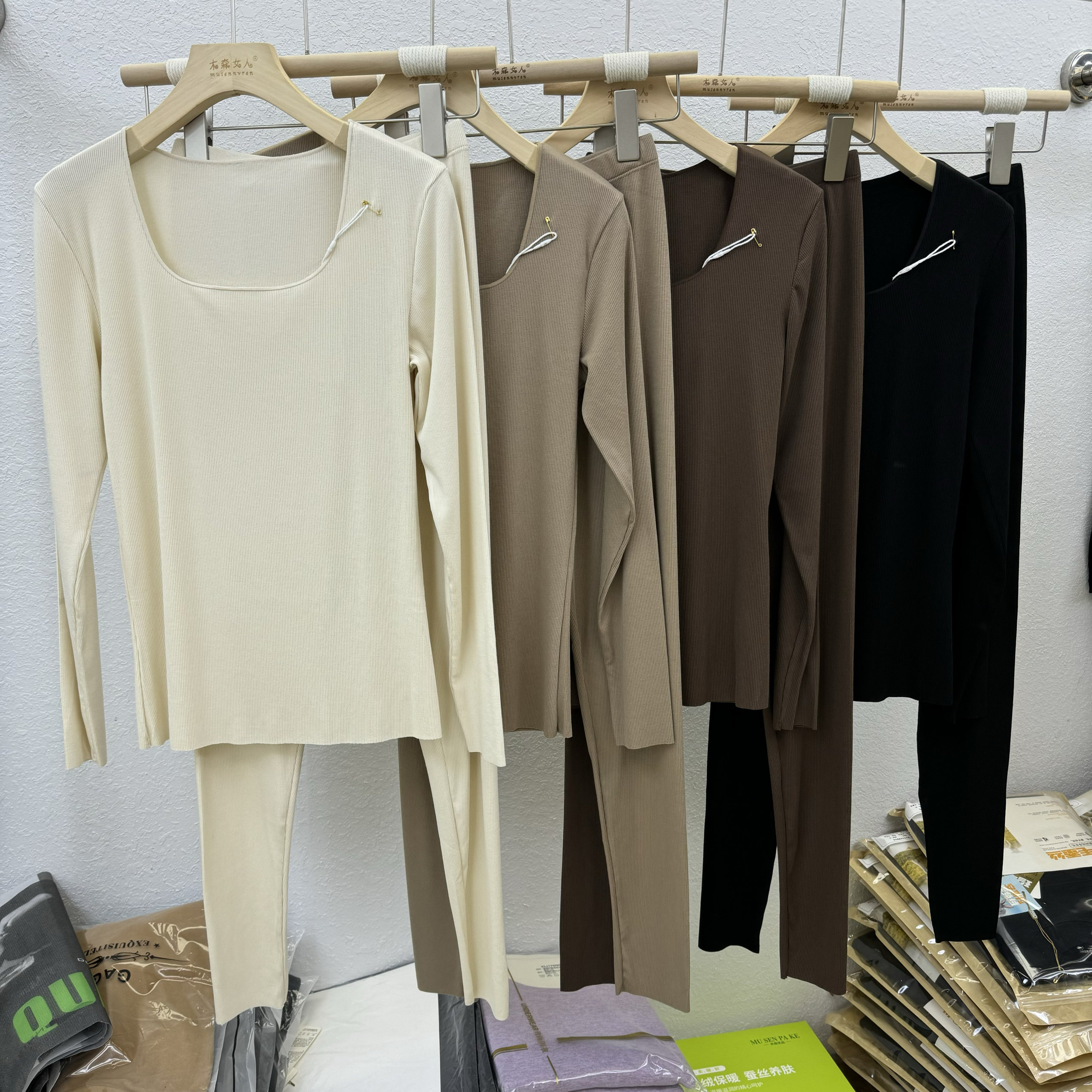 秋冬薄款保暖内衣套装女士秋衣秋裤内搭修身美体亲肤无痕打底螺纹