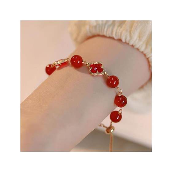 모방 적 붉은 마노 럭키 4 잎 클로버 팔찌 2024 소녀를위한 새로운 스타일 전송 구슬 Hetian Jade Bracelet Light Luxury Niche 모방 적 붉은 마노 럭키 4 잎 클로버 팔찌 2024 소녀를위한 새로운 스타일 전송 구슬 Hetian Jade Bracelet Light Luxury Niche