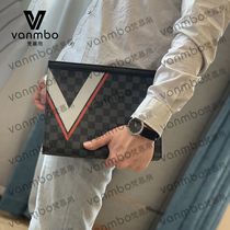 European And European Luxury Brands Mens Bags 2022 New Handbags Genuine Leather and America Mens Letter Envelope 100 Hitch to Get the Bauman