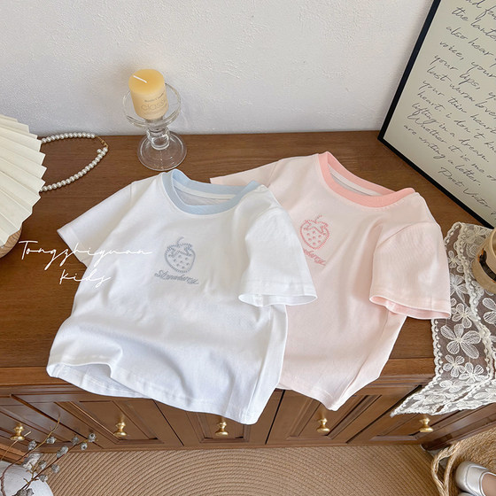 Girls' new summer fashion trendy strawberry embroidered short-sleeved baby girl casual fashion quality children's clothing Ouruo style
Girls' new summer fashion trendy strawberry embroidered short-sleeved baby girl casual fashion quality children's clothing Ouruo style
