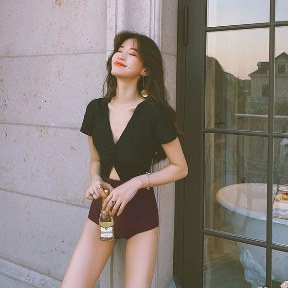 2024 Korean new internet celebrity swimsuit color-blocking conservative sexy bikini flat corners to make your belly-covering hot spring swimsuit
2024 Korean new internet celebrity swimsuit color-blocking conservative sexy bikini flat corners to make your belly-covering hot spring swimsuit