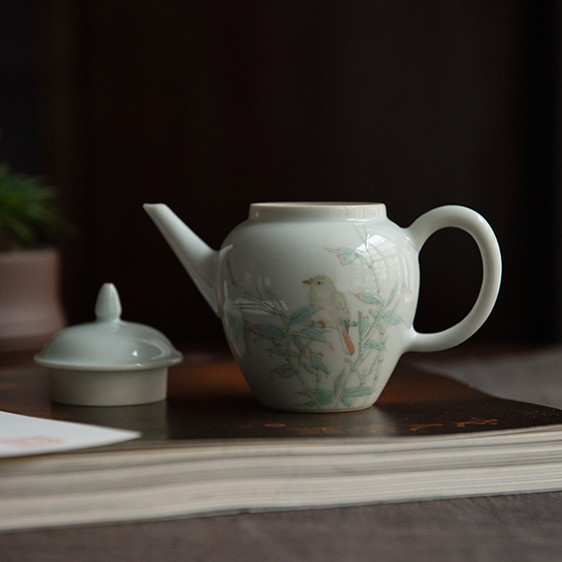 Get in jingdezhen ceramic teapot suit kung fu tea set the it home little teapot in use by hand