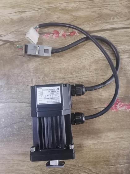 Yaskawa 서보 모터 USAREM-A5DE2K (50W) 지점 Yaskawa 서보 모터 USAREM-A5DE2K (50W) 지점