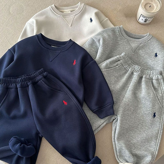 Children's sweatshirt set plus velvet thickened 2024 winter new boy pullover two-piece set baby solid color children's clothing
Children's sweatshirt set plus velvet thickened 2024 winter new boy pullover two-piece set baby solid color children's clothing