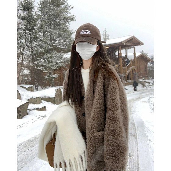 Brown fur coat for women in winter lamb wool lamb velvet fur integrated 2024 new plush thick autumn and winter cotton clothing
Brown fur coat for women in winter lamb wool lamb velvet fur integrated 2024 new plush thick autumn and winter cotton clothing