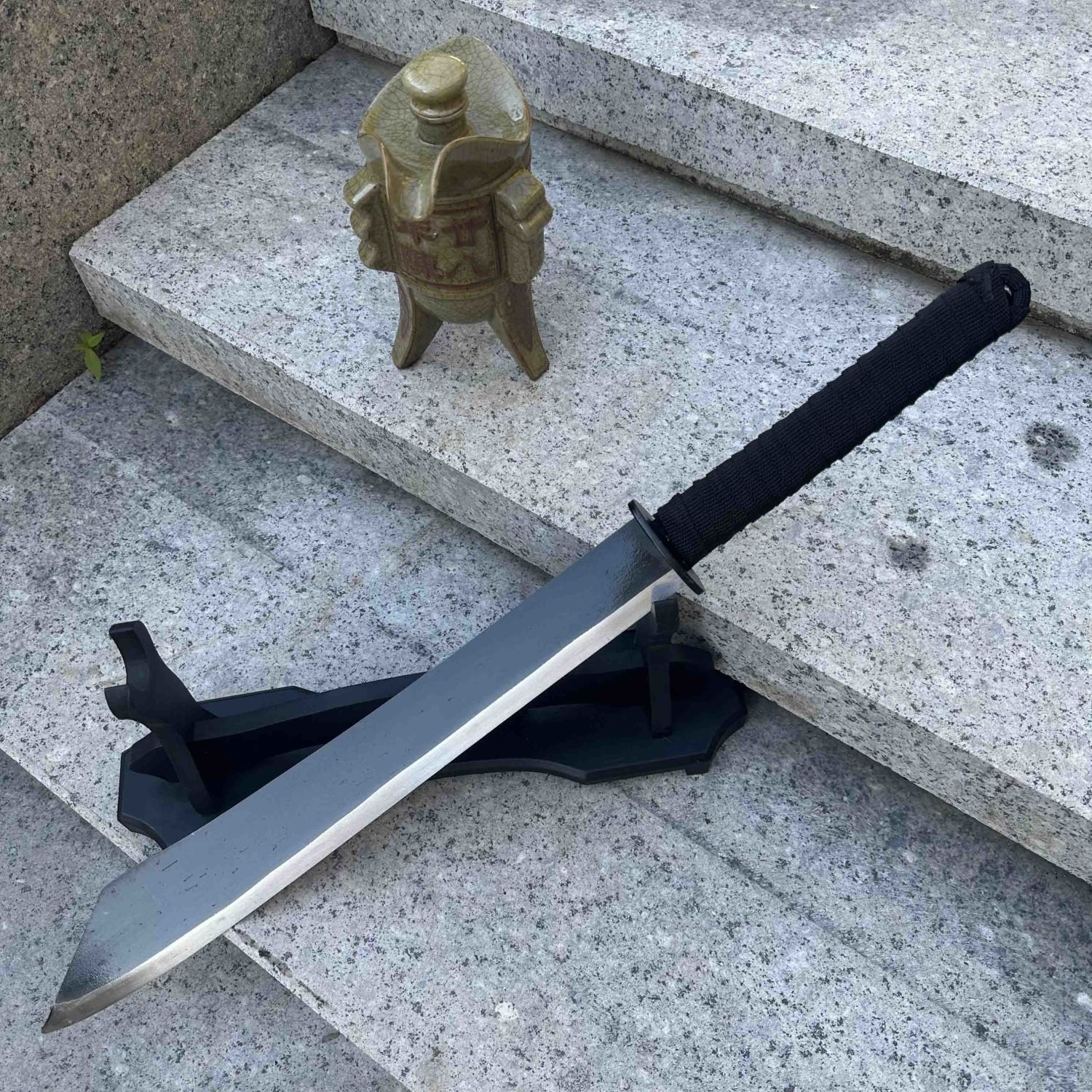 刃先の影 戦術刀 古兵器 武具 刀装具 手鍛造打 鋼刀 冷兵器 護身工具 戦術 長剣 古兵器 武具 護身工具 装飾用 手鍛造打 冷兵器 鋼剣