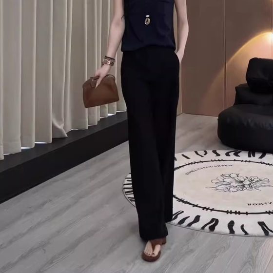 Black suit wide-leg pants for women in summer 2025 new high-waisted slim temperament simple and versatile commuter straight pants
Black suit wide-leg pants for women in summer 2025 new high-waisted slim temperament simple and versatile commuter straight pants